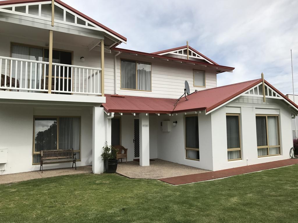 Pelicans Albany Middleton Beach Exterior photo