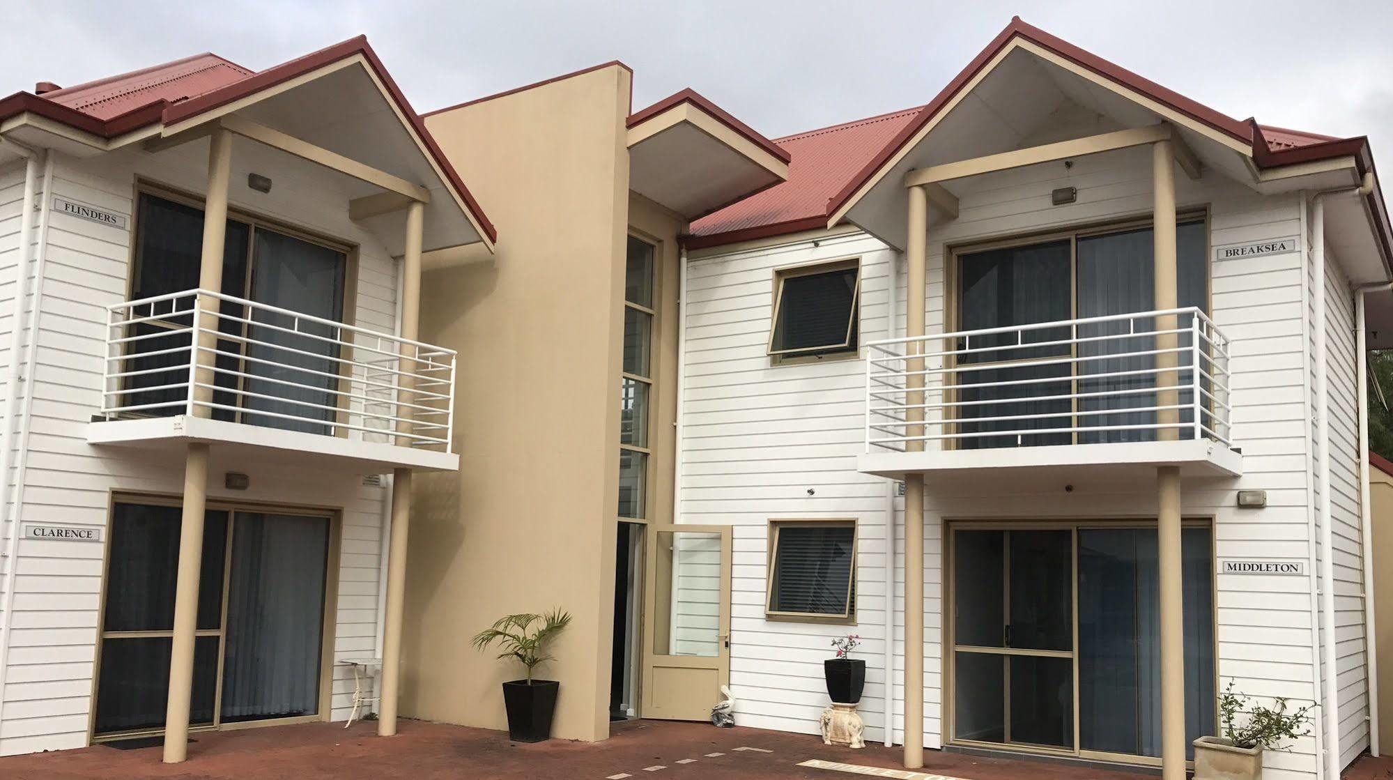 Pelicans Albany Middleton Beach Exterior photo
