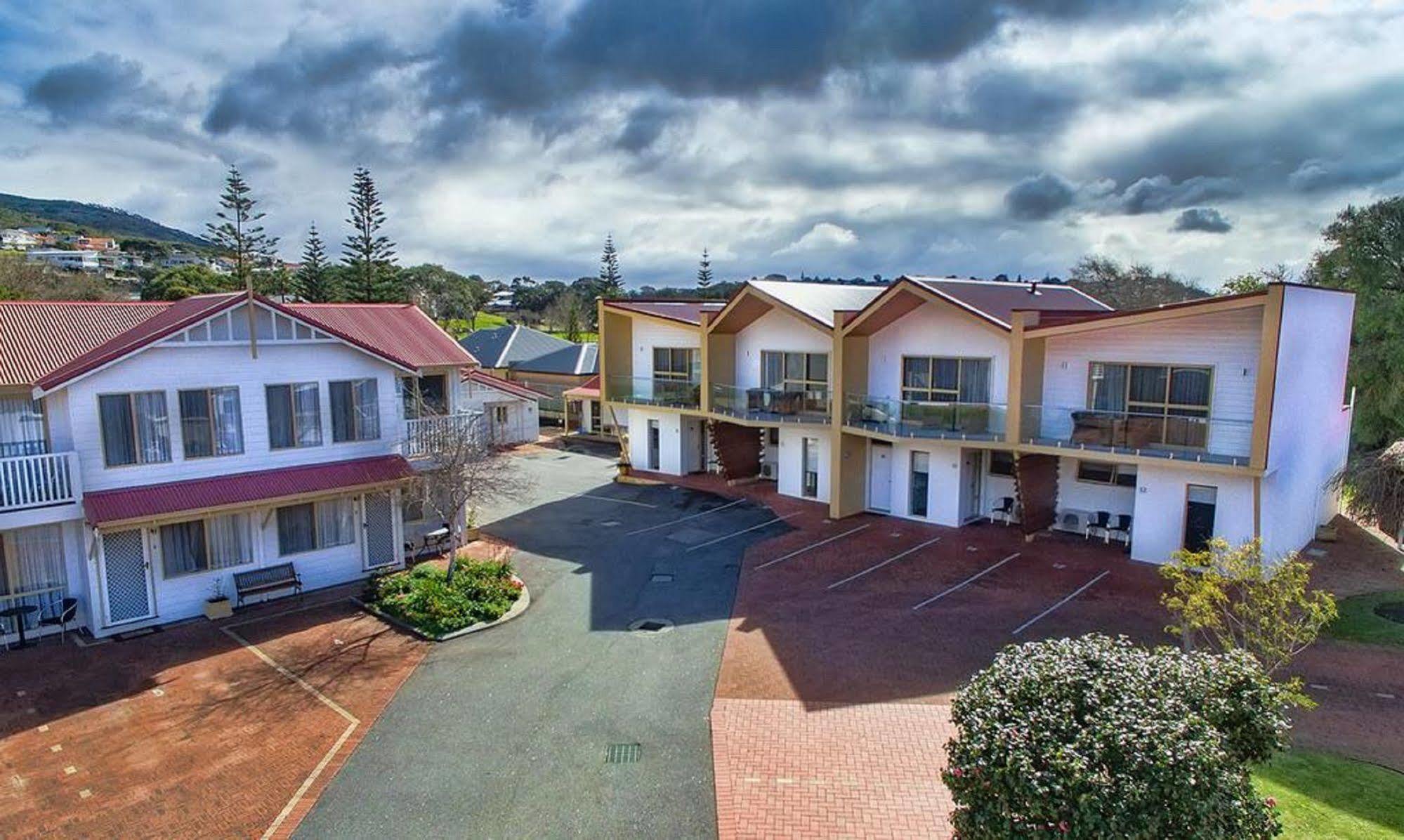 Pelicans Albany Middleton Beach Exterior photo